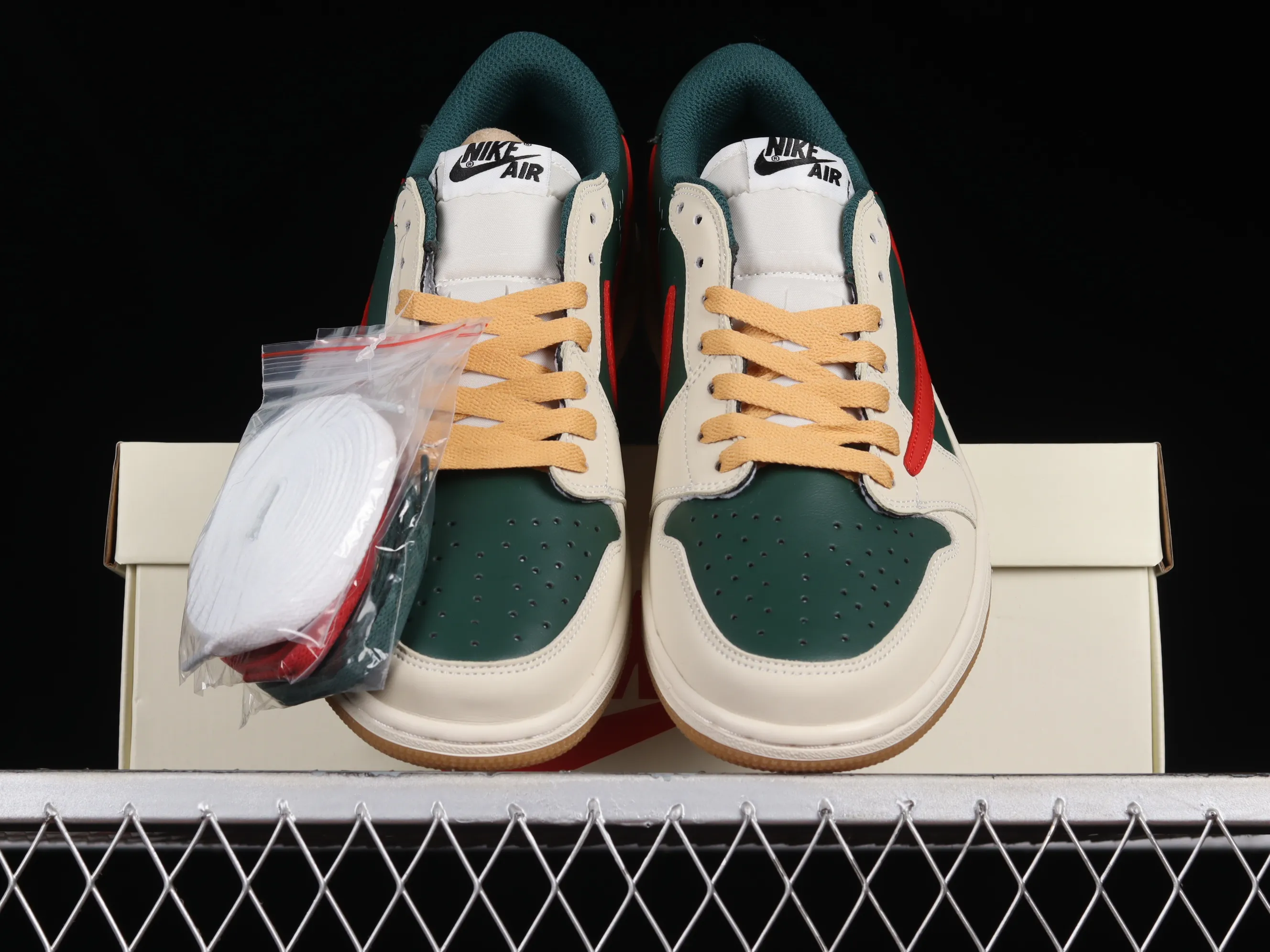 All Categories Air Jordan Jordan Series Basketball Shoes Air Jordan 1 Low Travis Scott x Air Jordan 1 AJ1 Joe 1 Overhook Low Basketball Shoes DM7866-801